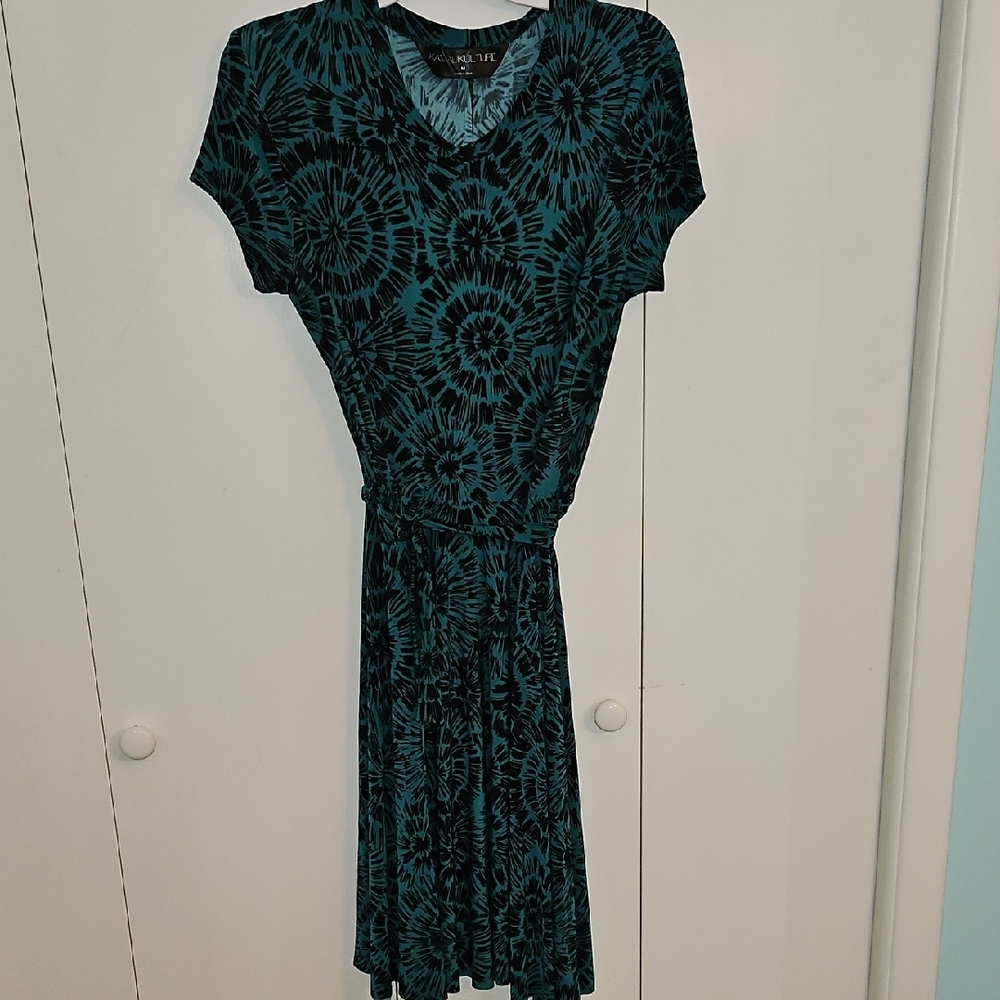 Elegant Teal Patterned Dress With Tie At Waist